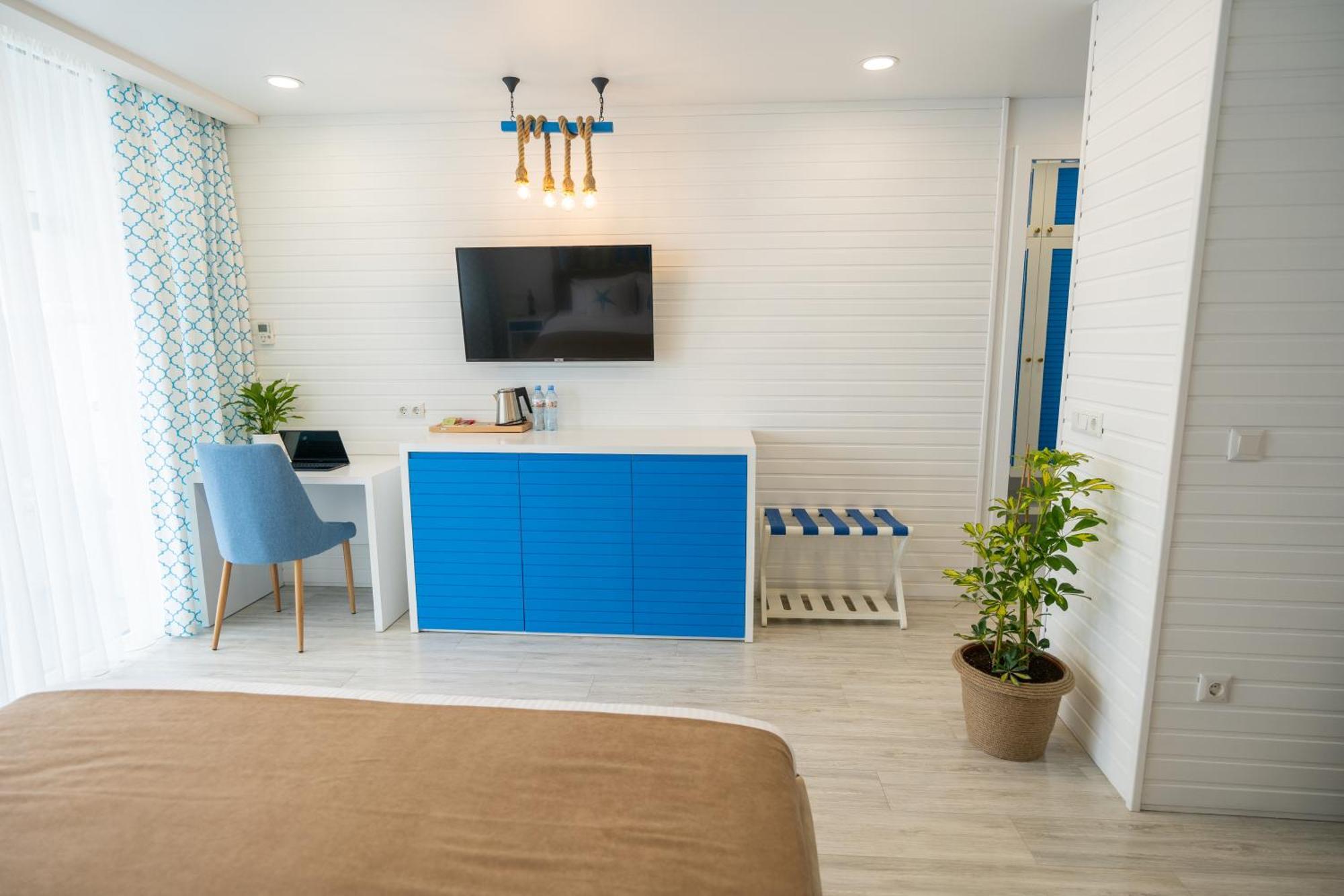 Seagull Beachfront Boutique Hotel Batumi Bagian luar foto