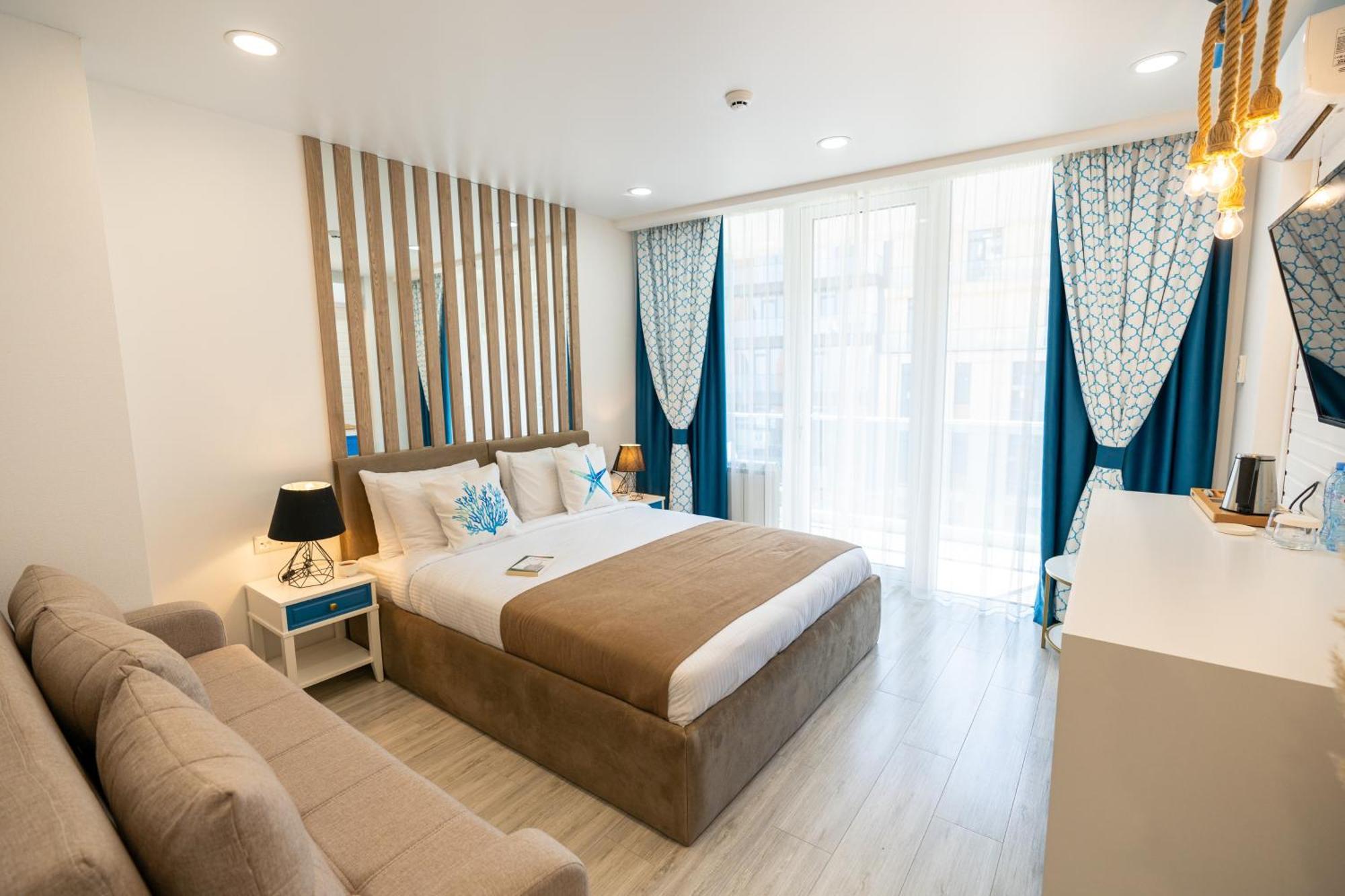 Seagull Beachfront Boutique Hotel Batumi Bagian luar foto