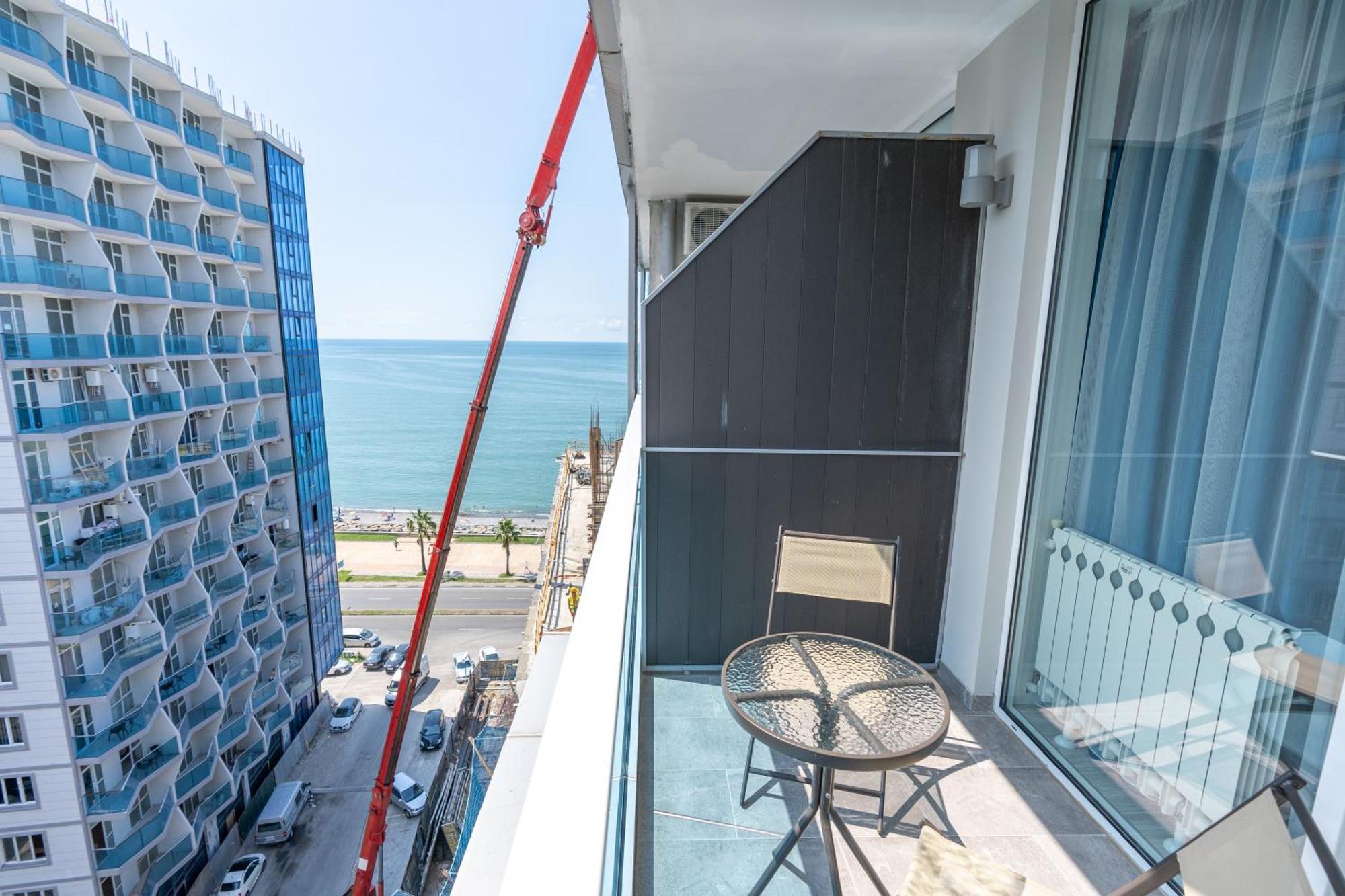 Seagull Beachfront Boutique Hotel Batumi Bagian luar foto